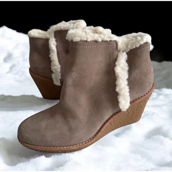 COLE HAAN Tan Beige Suede Wedge Ankle Booties Boots Size 6.5 - Picture 1 of 11